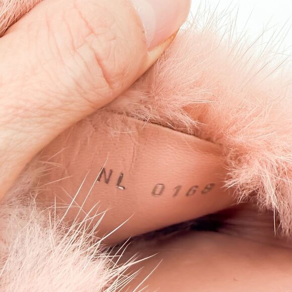 Louis Vuitton LV Lock Pink Mink Fur Slides Sandals EU 38 US 8 - Picture 12 of 13